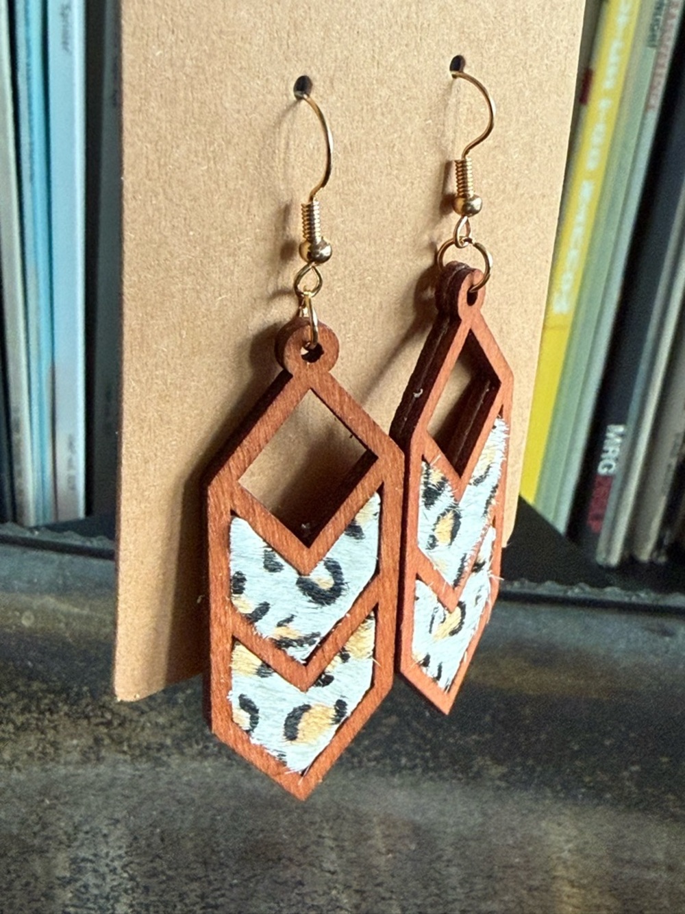 Rock & Vibe Chevron Wood Animal Print Earrings Boho Hippie Western Brown - Picture 2 of 4